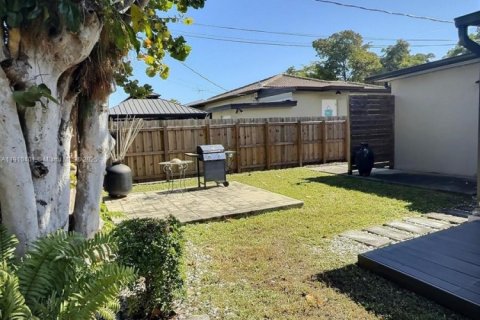 House in Miami, Florida 3 bedrooms № 1967145 - photo 18