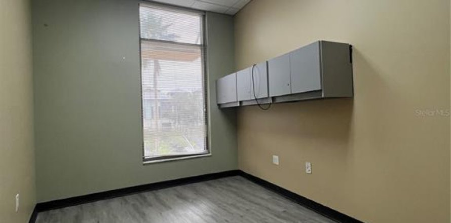 Propiedad comercial en Celebration, Florida 3304.91 m2 № 2233972