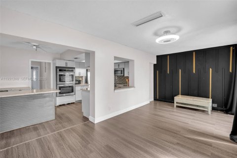 Villa ou maison à vendre à Tamarac, Floride: 3 chambres, 219.81 m2 № 2172644 - photo 13