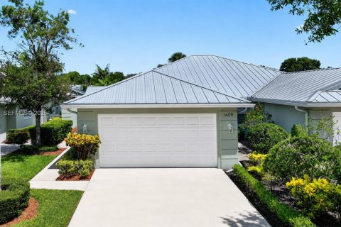 House in Palm City, Florida 2 bedrooms, 141.68 sq.m. № 2332492