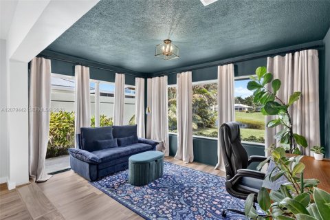 House in Palm City, Florida 2 bedrooms, 141.68 sq.m. № 2332492 - photo 21