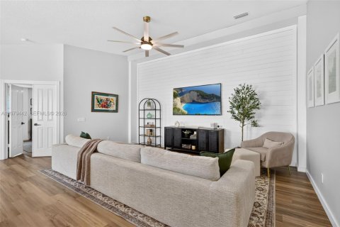 House in Palm City, Florida 2 bedrooms, 141.68 sq.m. № 2332492 - photo 14