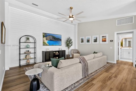 House in Palm City, Florida 2 bedrooms, 141.68 sq.m. № 2332492 - photo 16
