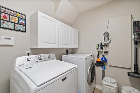 House in North Port, Florida 3 bedrooms, 183.85 sq.m. № 2098163 - photo 30