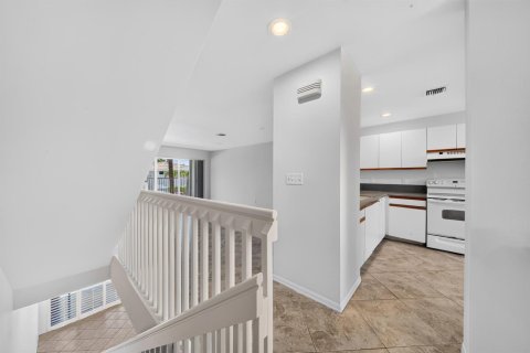 Touwnhouse à vendre à Deerfield Beach, Floride: 3 chambres, 200.11 m2 № 2246626 - photo 12