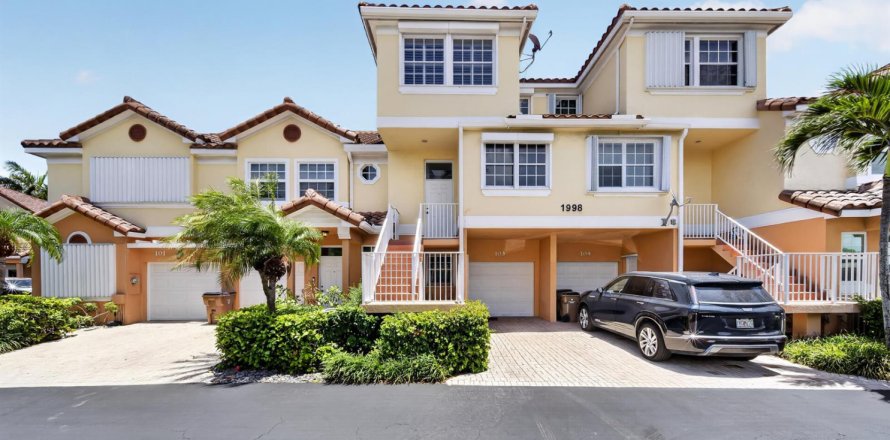 Touwnhouse à Deerfield Beach, Floride 3 chambres, 200.11 m2 № 2246626