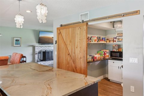Casa en venta en Brandon, Florida, 5 dormitorios, 264.49 m2 № 1898491 - foto 18