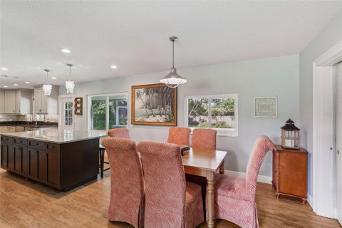 Casa en venta en Brandon, Florida, 5 dormitorios, 264.49 m2 № 1898491 - foto 19
