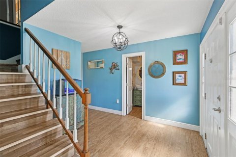 Casa en venta en Brandon, Florida, 5 dormitorios, 264.49 m2 № 1898491 - foto 11