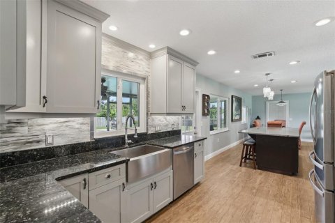 Casa en venta en Brandon, Florida, 5 dormitorios, 264.49 m2 № 1898491 - foto 15