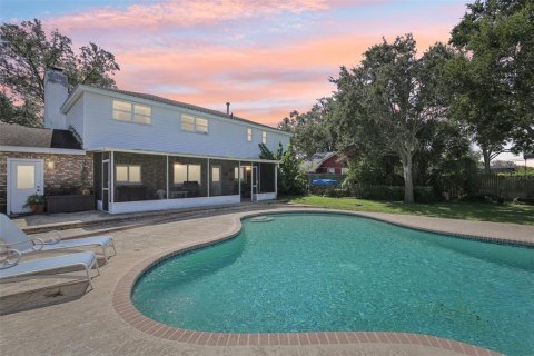 Casa en venta en Brandon, Florida, 5 dormitorios, 264.49 m2 № 1898491 - foto 2
