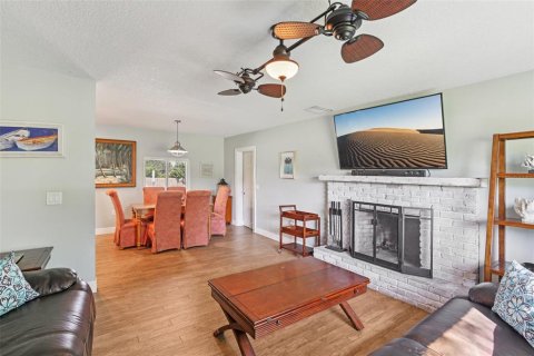 Casa en venta en Brandon, Florida, 5 dormitorios, 264.49 m2 № 1898491 - foto 7