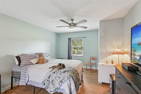Casa en venta en Brandon, Florida, 5 dormitorios, 264.49 m2 № 1898491 - foto 25