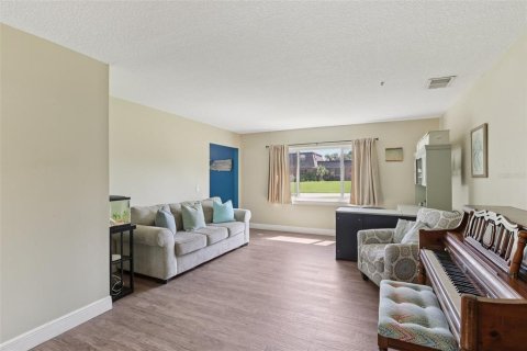 Casa en venta en Brandon, Florida, 5 dormitorios, 264.49 m2 № 1898491 - foto 29