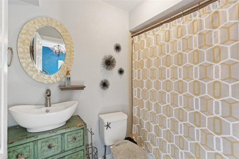 Casa en venta en Brandon, Florida, 5 dormitorios, 264.49 m2 № 1898491 - foto 8