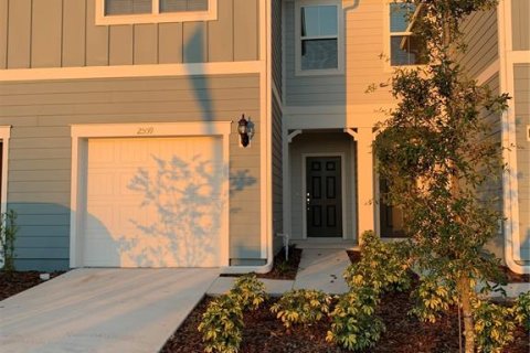 Townhouse in CYPRESS CAY in Kissimmee, Florida 3 bedrooms, 157.84 sq.m. № 2219101