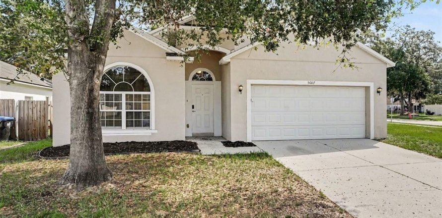 Villa ou maison à Orlando, Floride 4 chambres, 136.57 m2 № 2395666