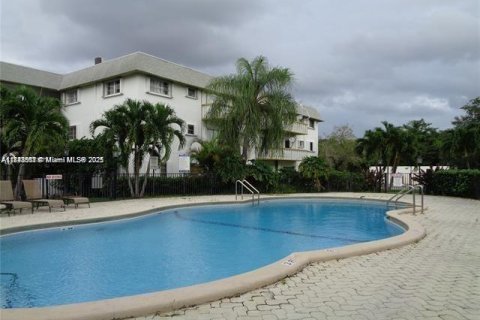 Купить кондоминиум в Майами, Флорида 2 спальни, 85.47м2, № 2035233 - фото 16