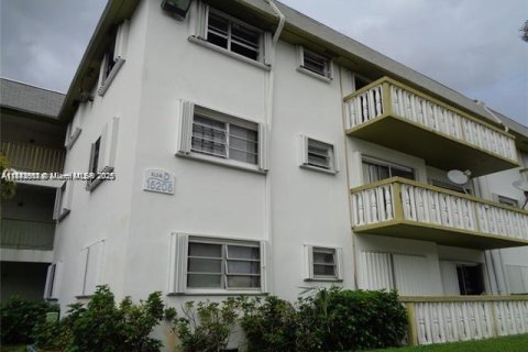 Купить кондоминиум в Майами, Флорида 2 спальни, 85.47м2, № 2035233 - фото 21