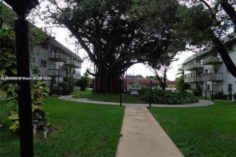 Купить кондоминиум в Майами, Флорида 2 спальни, 85.47м2, № 2035233 - фото 18