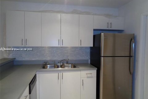 Купить кондоминиум в Майами, Флорида 2 спальни, 85.47м2, № 2035233 - фото 3