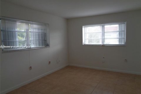 Купить кондоминиум в Майами, Флорида 2 спальни, 85.47м2, № 2035233 - фото 6