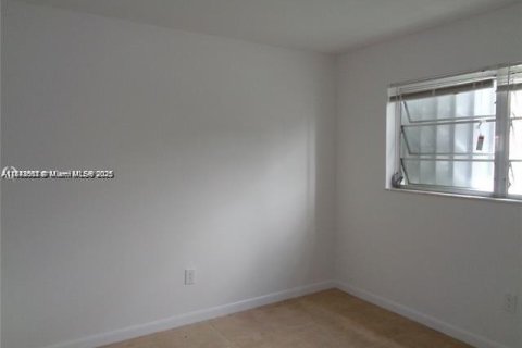 Купить кондоминиум в Майами, Флорида 2 спальни, 85.47м2, № 2035233 - фото 7