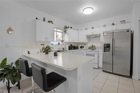 Touwnhouse à vendre à Cutler Bay, Floride: 3 chambres, 120.31 m2 № 2082859 - photo 26