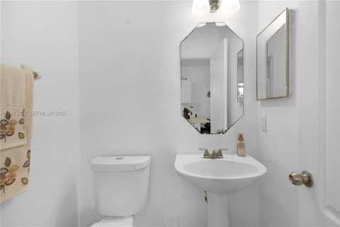 Touwnhouse à vendre à Cutler Bay, Floride: 3 chambres, 120.31 m2 № 2082859 - photo 24