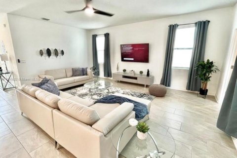 House in Kissimmee, Florida 6 bedrooms, 357.67 sq.m. № 1823711 - photo 19