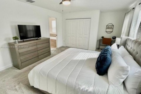 House in Kissimmee, Florida 6 bedrooms, 357.67 sq.m. № 1823711 - photo 23