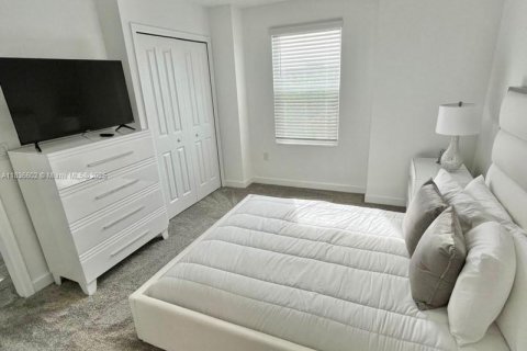 House in Kissimmee, Florida 6 bedrooms, 357.67 sq.m. № 1823711 - photo 21