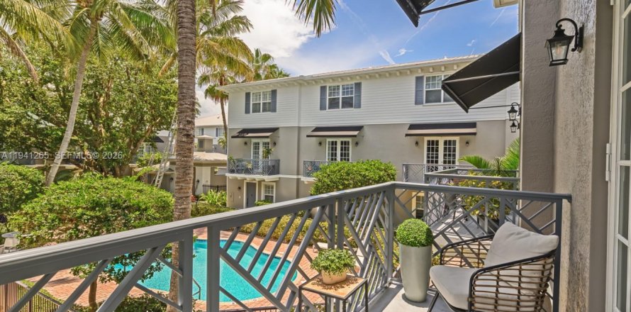 Adosado en Wilton Manors, Florida 3 dormitorios, 174.66 m2 № 1998545