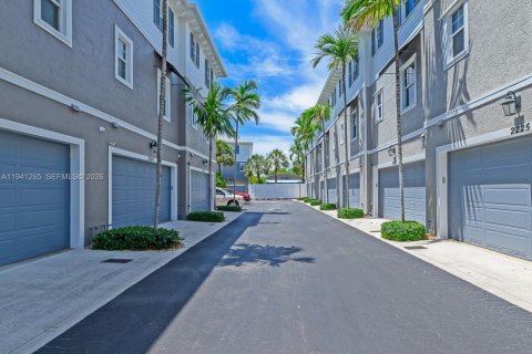 Adosado en venta en Wilton Manors, Florida, 3 dormitorios, 174.66 m2 № 1998545 - foto 21