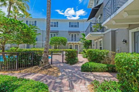 Adosado en venta en Wilton Manors, Florida, 3 dormitorios, 174.66 m2 № 1998545 - foto 30