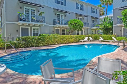 Adosado en venta en Wilton Manors, Florida, 3 dormitorios, 174.66 m2 № 1998545 - foto 15