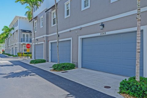 Adosado en venta en Wilton Manors, Florida, 3 dormitorios, 174.66 m2 № 1998545 - foto 23