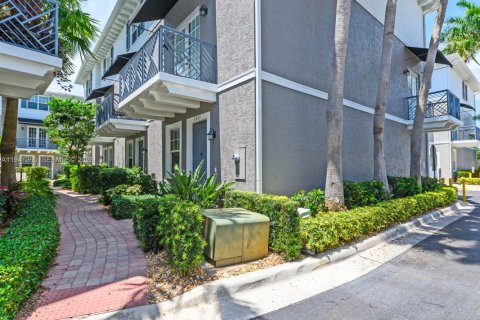 Adosado en venta en Wilton Manors, Florida, 3 dormitorios, 174.66 m2 № 1998545 - foto 25