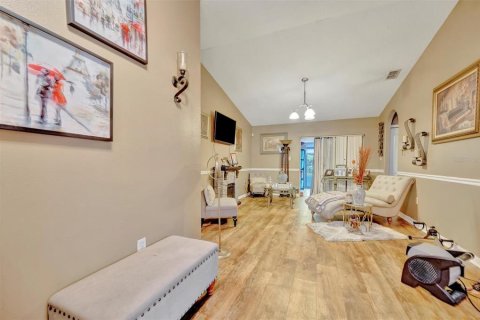 House in Tampa, Florida 3 bedrooms, 106.37 sq.m. № 1721913 - photo 7