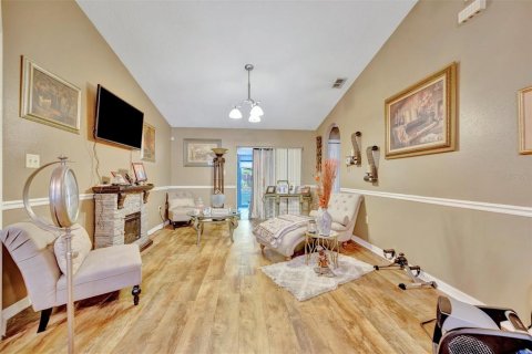 House in Tampa, Florida 3 bedrooms, 106.37 sq.m. № 1721913 - photo 10