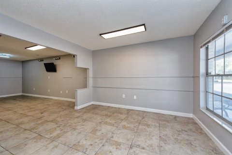 Immobilier commercial à louer à Riverview, Floride № 2118570 - photo 5