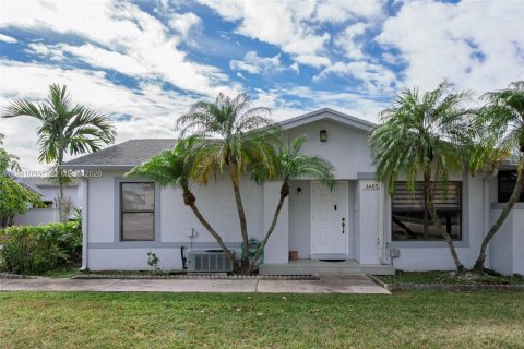 Condo in Miami, Florida, 2 bedrooms  № 1998103