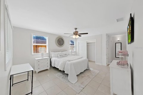 House in Tampa, Florida 3 bedrooms, 138.89 sq.m. № 1876433 - photo 27