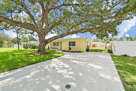 House in Tampa, Florida 3 bedrooms, 138.89 sq.m. № 1876433 - photo 3