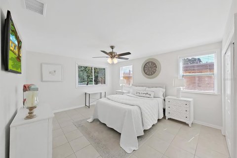 House in Tampa, Florida 3 bedrooms, 138.89 sq.m. № 1876433 - photo 26