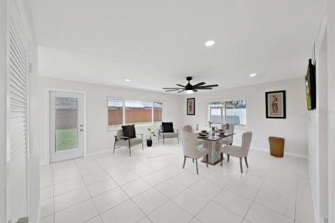 House in Tampa, Florida 3 bedrooms, 138.89 sq.m. № 1876433 - photo 21
