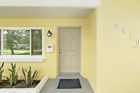 House in Tampa, Florida 3 bedrooms, 138.89 sq.m. № 1876433 - photo 6