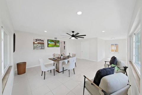 House in Tampa, Florida 3 bedrooms, 138.89 sq.m. № 1876433 - photo 20