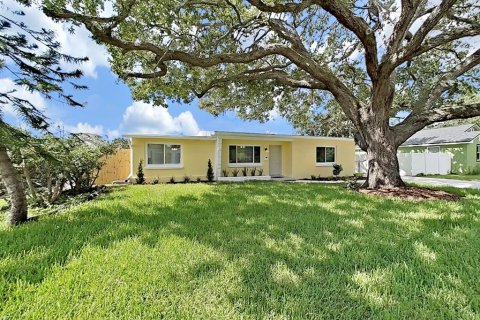 House in Tampa, Florida 3 bedrooms, 138.89 sq.m. № 1876433 - photo 2