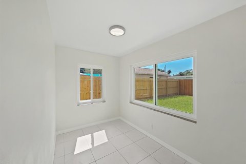 House in Tampa, Florida 3 bedrooms, 138.89 sq.m. № 1876433 - photo 22